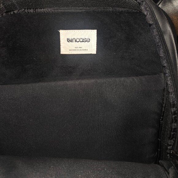 INCASE Slim Laptop Backpack - Picture 2 of 3